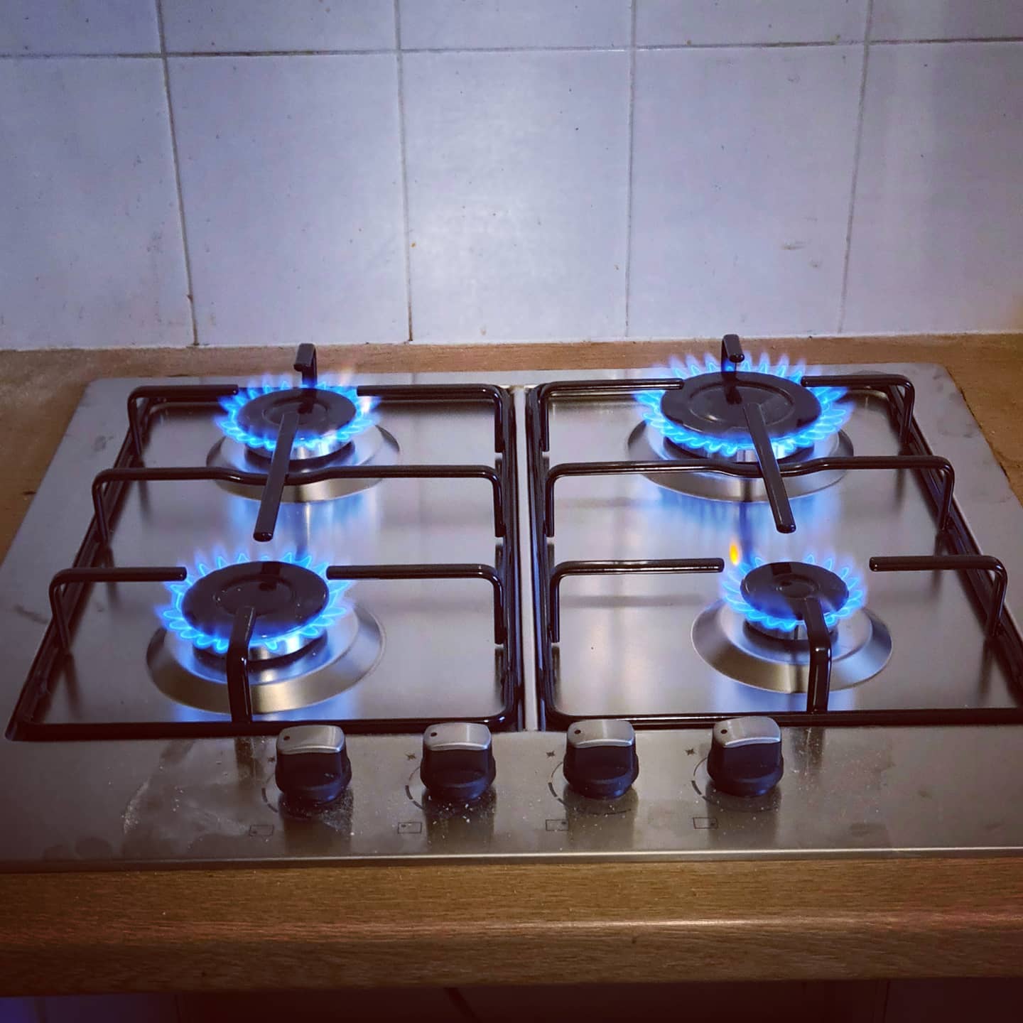 Gas hob installation and testing